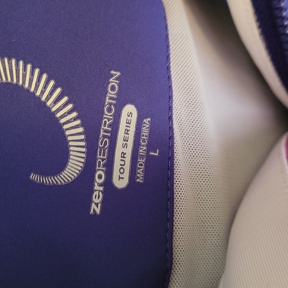 Ladies zero restriction gold top - Picture 3 of 5